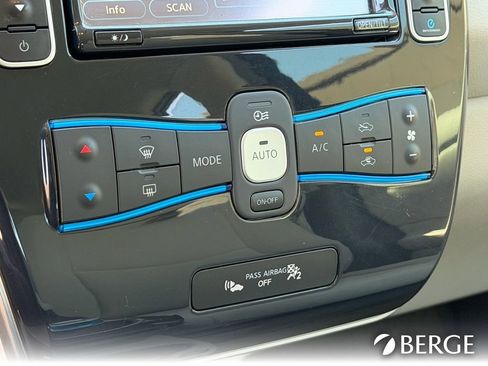 Used 2012 Nissan Leaf SL FWD image 31