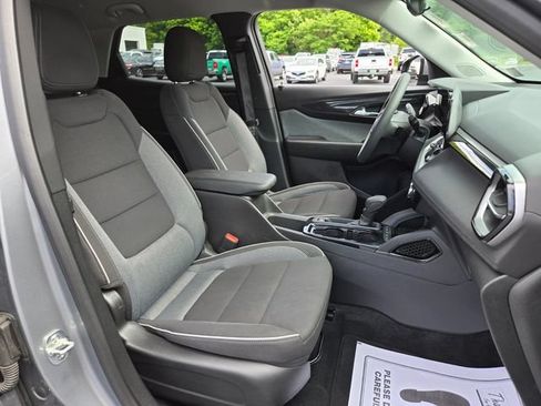 Used 2025 Chevrolet TrailBlazer LT AWD/4WD image 21