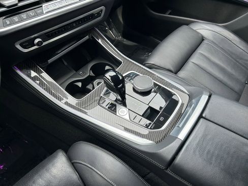 Used 2022 BMW X5 M50i w/ Premium Package image 21