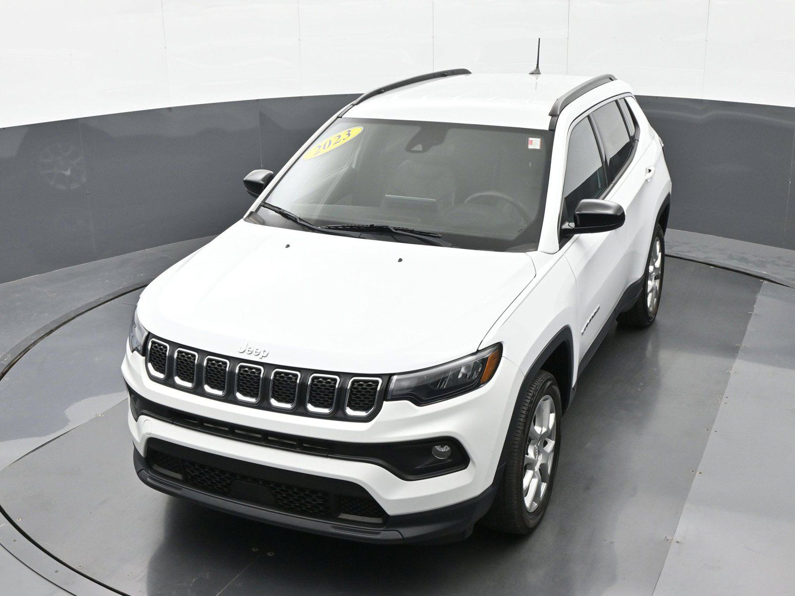 Used 2023 Jeep Compass Latitude AWD/4WD image 35