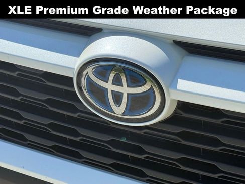 Used 2021 Toyota RAV4 XLE Premium AWD/4WD image 6