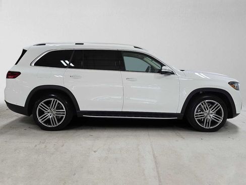 Used 2026 Mercedes-Benz GLS 450 4MATIC image 4