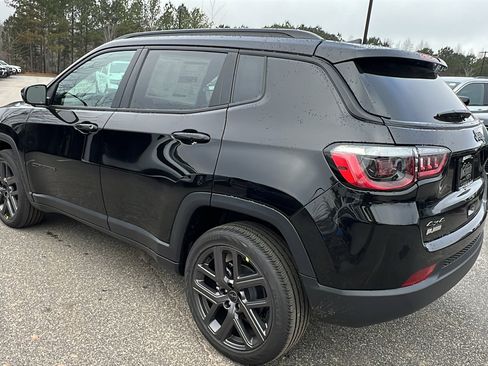 New 2026 Jeep Compass Latitude image 10