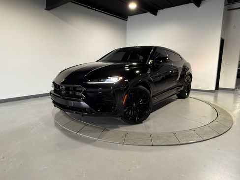 Used 2025 Lamborghini Urus SE AWD/4WD image 3