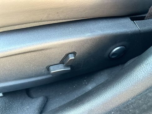 Used 2023 Chrysler 300 S image 12