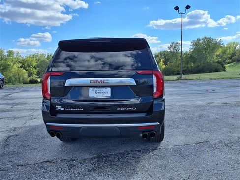 Used 2021 GMC Yukon Denali w/ Denali Premium Package image 17