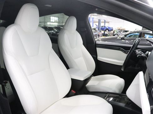 Used 2020 Tesla Model X Long Range AWD/4WD image 22