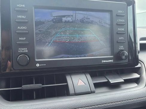 Used 2021 Toyota RAV4 LE FWD image 19