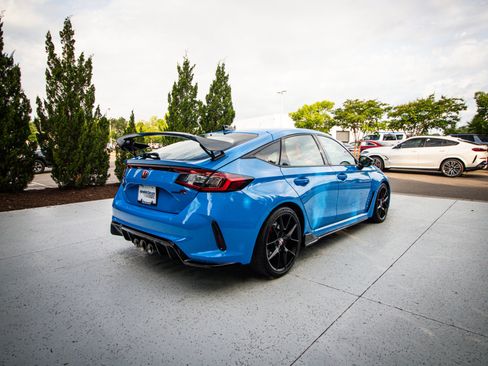Used 2025 Honda Civic Type R image 10