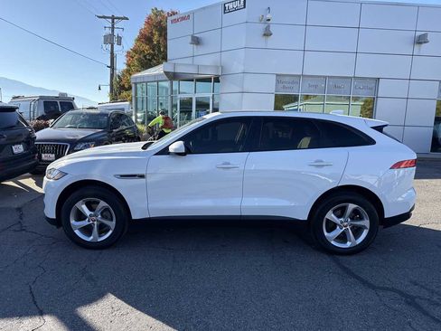Used 2018 Jaguar F-PACE Premium image 9