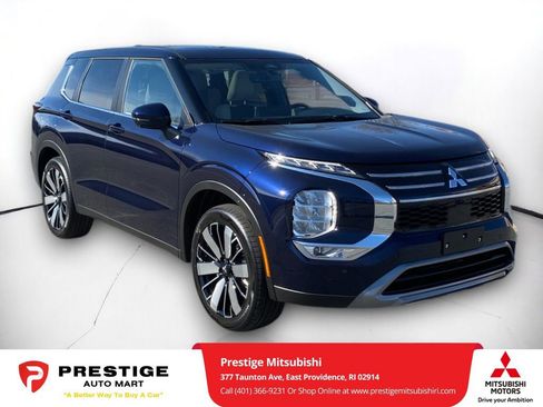 New 2025 Mitsubishi Outlander SE image 1