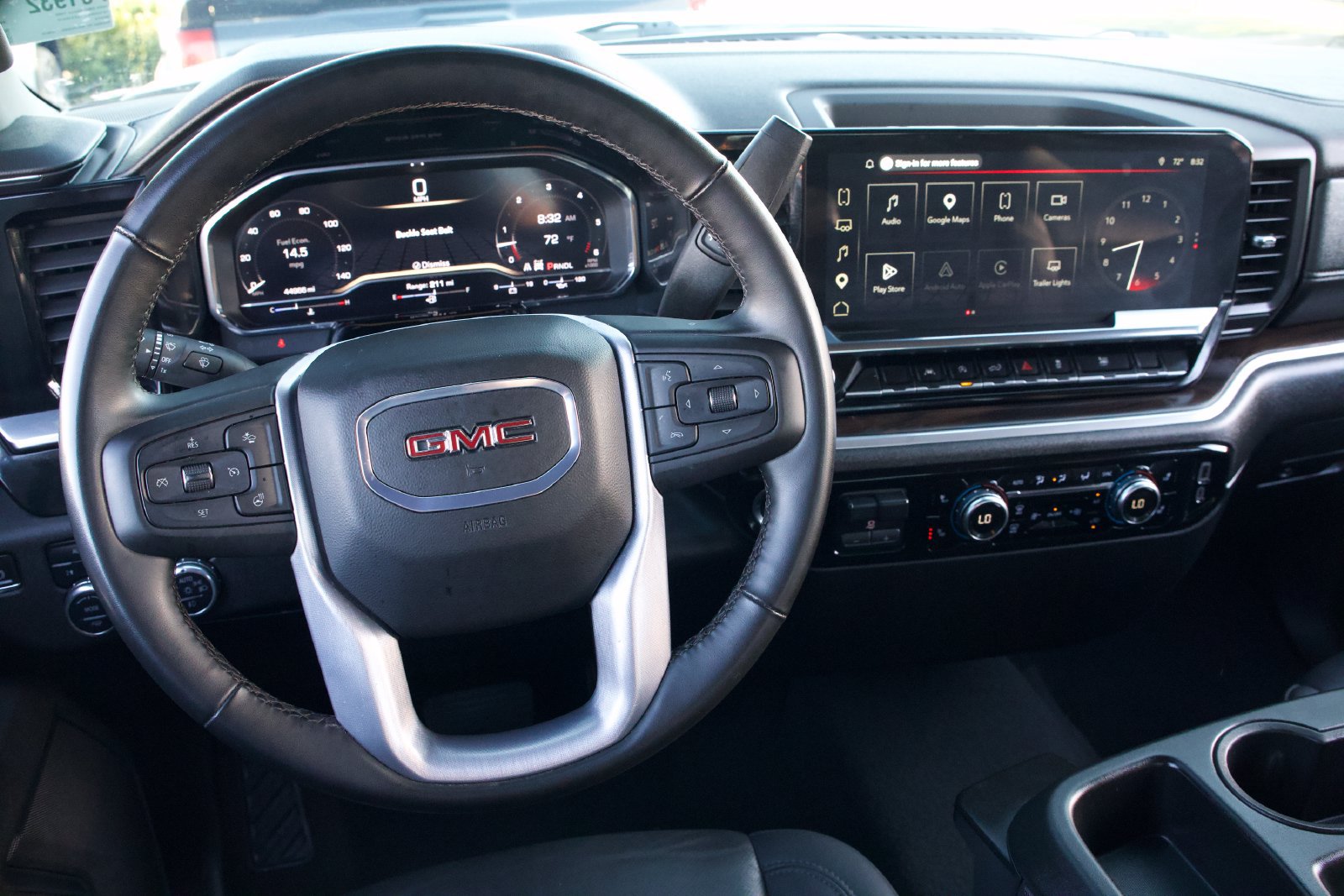 Used 2025 GMC Sierra 1500 SLT AWD/4WD image 15