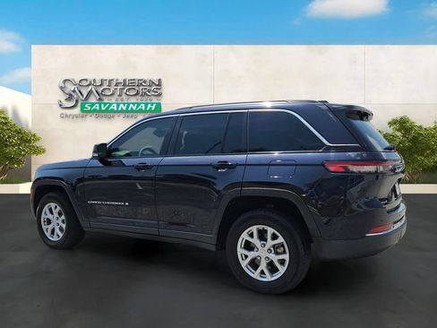 Used 2024 Jeep Grand Cherokee Limited w/ Luxury Tech Group II AWD/4WD image 3