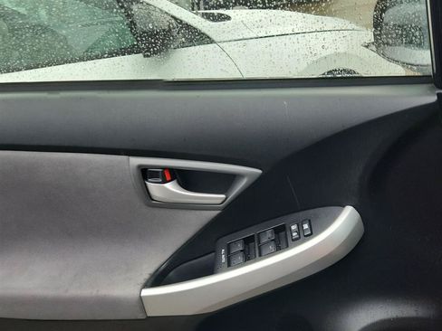 Used 2015 Toyota Prius Two FWD image 11