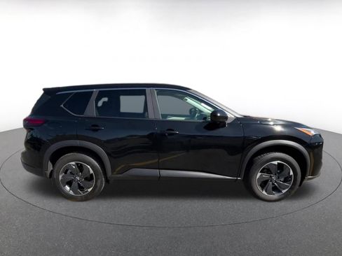 Used 2025 Nissan Rogue SV image 16