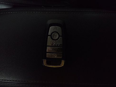 Used 2021 Ford Escape SEL image 32