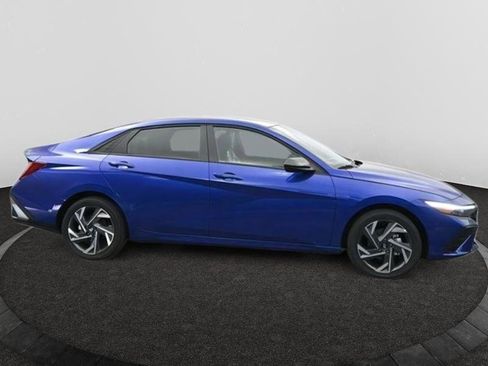 Used 2025 Hyundai Elantra SEL image 8