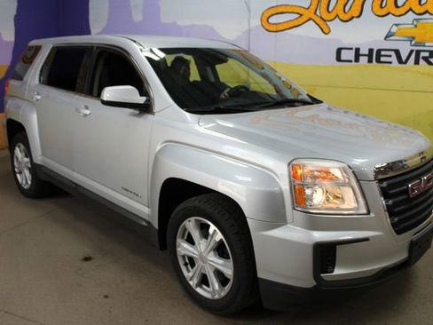 Used 2017 GMC Terrain SLE AWD/4WD image 4