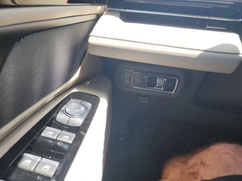 New 2025 Lincoln Nautilus Premier image 33