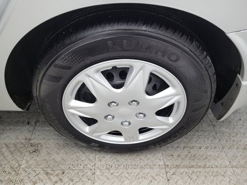 Used 2024 Nissan Versa S w/ Trunk Package image 31