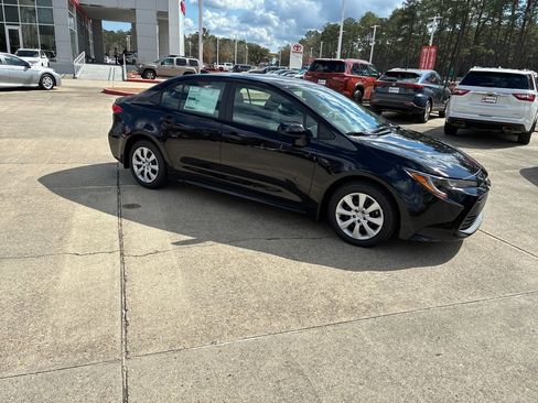 New 2026 Toyota Corolla LE image 9