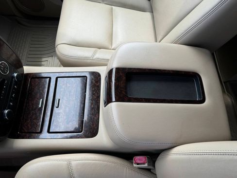 Used 2014 GMC Yukon XL Denali AWD/4WD image 24
