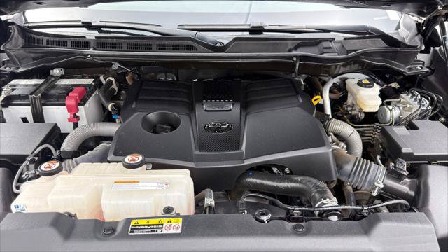 Used 2024 Toyota Tundra Limited AWD/4WD image 38