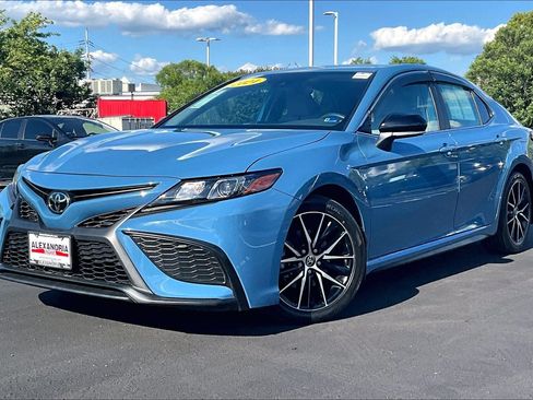 Used 2024 Toyota Camry SE AWD/4WD image 1