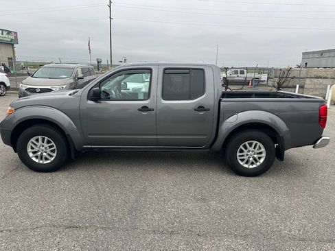 Used 2019 Nissan Frontier SV image 3