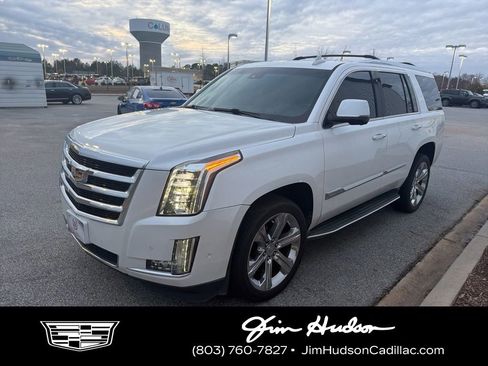 Used 2017 Cadillac Escalade Luxury image 1
