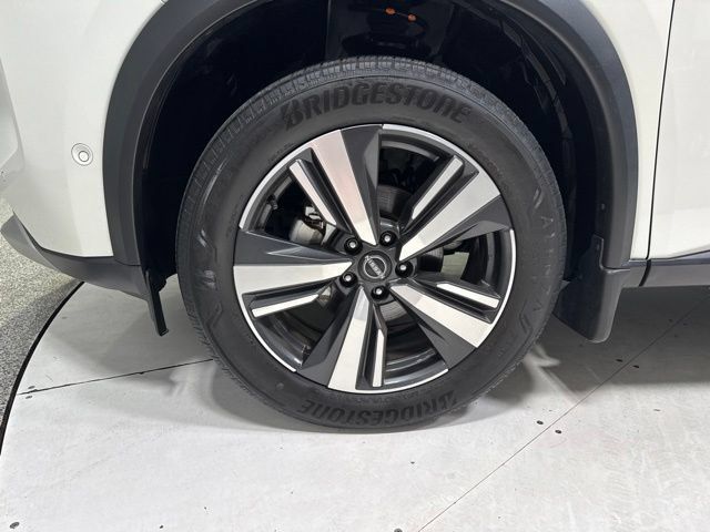 Used 2023 Nissan Rogue Platinum AWD/4WD image 9