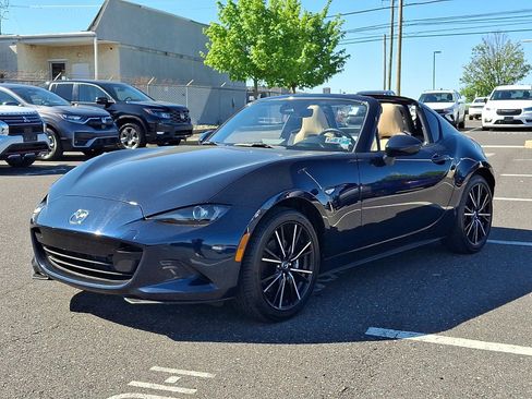 Used 2025 MAZDA MX-5 Miata RF Grand Touring RWD image 3