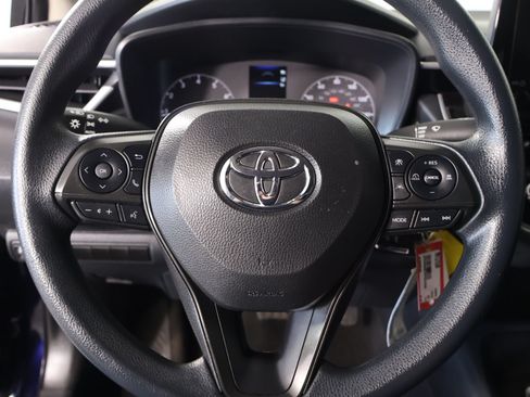 Used 2023 Toyota Corolla LE FWD image 3