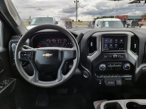 Used 2023 Chevrolet Silverado 1500 W/T w/ Trailering Package image 9