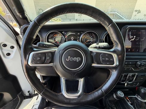 Used 2020 Jeep Wrangler Unlimited Sahara AWD/4WD image 14