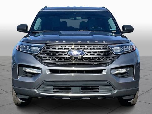 Used 2021 Ford Explorer XLT w/ Equipment Group 202A image 7