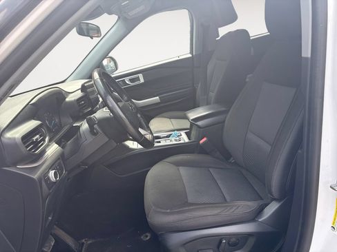 Used 2022 Ford Explorer XLT AWD/4WD image 9
