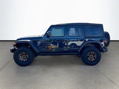 Used 2025 Jeep Wrangler Willys image 4