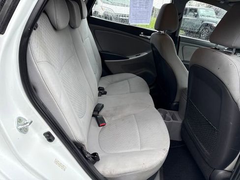 Used 2014 Hyundai Accent SE w/ Option Group 3 image 22