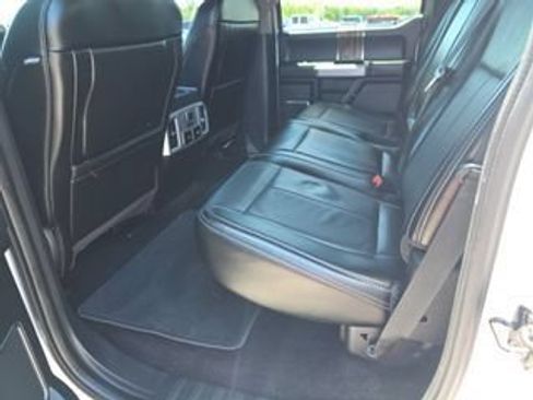 Used 2018 Ford F150 Lariat w/ Equipment Group 502A Luxury AWD/4WD image 8
