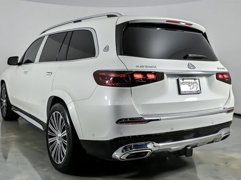 Used 2024 Mercedes-Benz Maybach GLS 600 4MATIC image 9