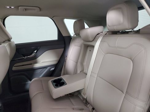 Certified 2024 Lincoln Corsair AWD image 12