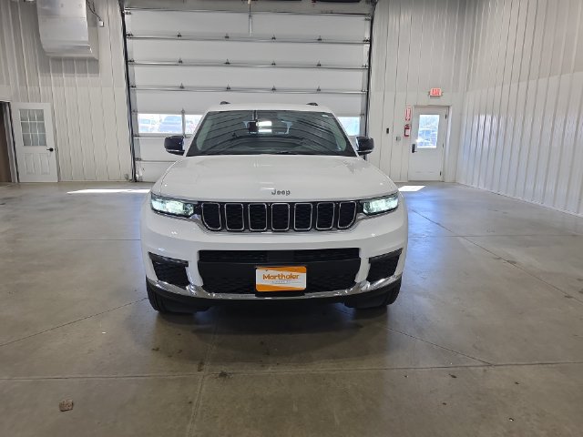 Used 2023 Jeep Grand Cherokee L Limited w/ Trailer Tow Group (B) AWD/4WD image 3