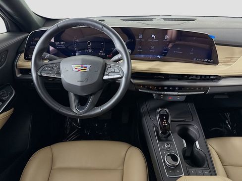 Used 2025 Cadillac XT4 Premium Luxury image 21