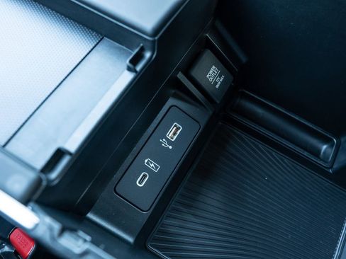 Certified 2025 Acura TLX w/ Technology Package image 36