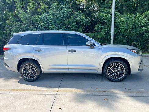 Certified 2025 Lexus TX 350 AWD w/ Technology Package image 8