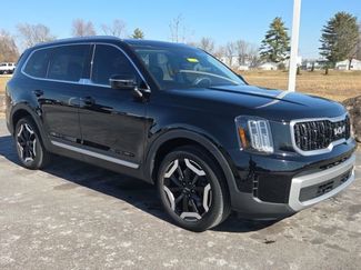 Used 2023 Kia Telluride EX w/ EX Captain's Chair Package 360° Tour