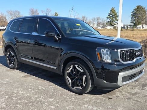 Used 2023 Kia Telluride EX w/ EX Captain's Chair Package image 1