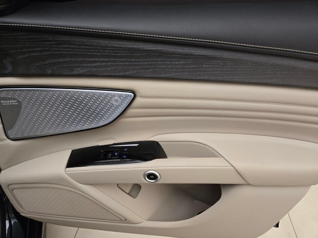 Certified 2023 Maserati Grecale GT AWD/4WD image 28