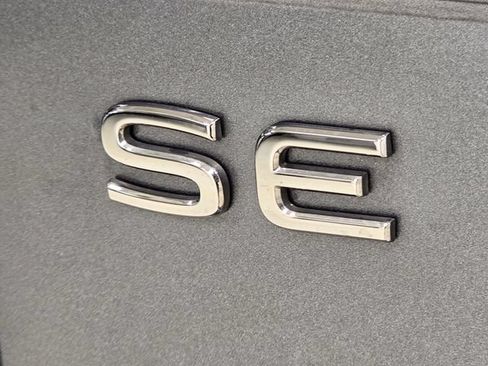 Used 2023 Volkswagen Tiguan SE FWD image 6